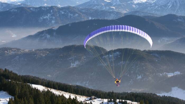 Najlepsze 5 miejsc w Polsce do latania na paralotni (nie tylko morze i góry!)